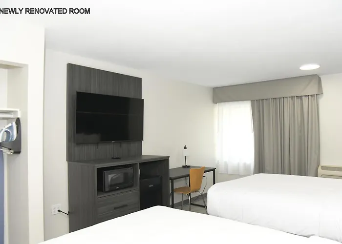Rodeway Inn & Suites East Windsor
