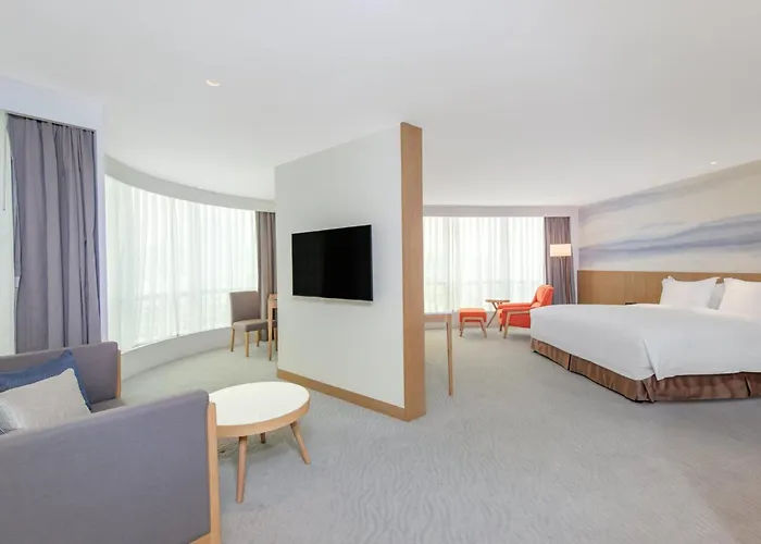 Crowne Plaza Zhuhai City Center By Ihg