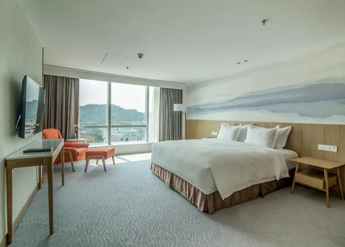Crowne Plaza Zhuhai City Center By Ihg