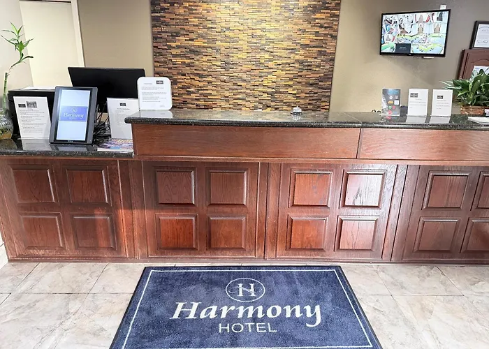 Harmony Hotel, Hernando