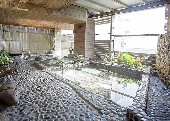 Pacific Hot Spring Hotel-Green Bay