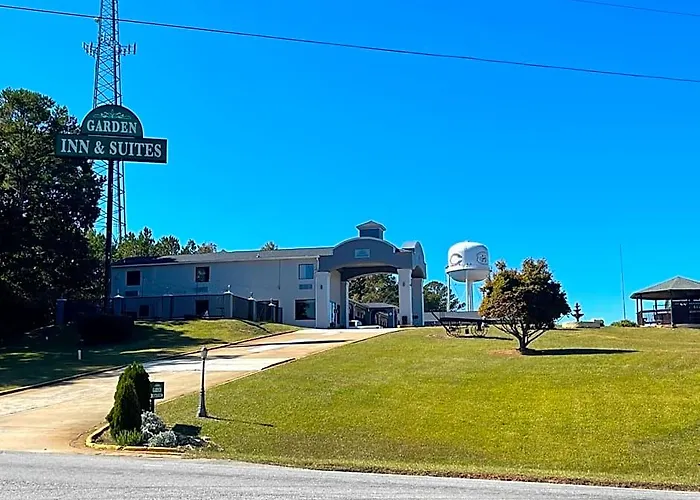 Garden Inn & Suites