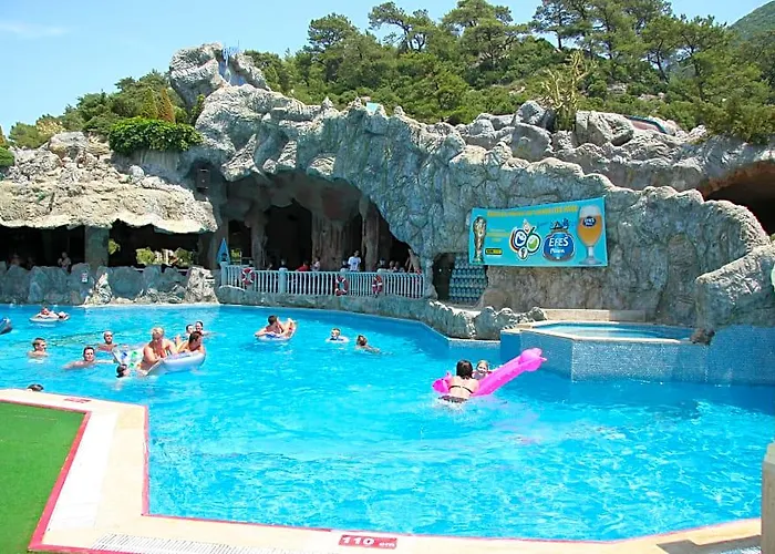 Grand Aquarium Apart