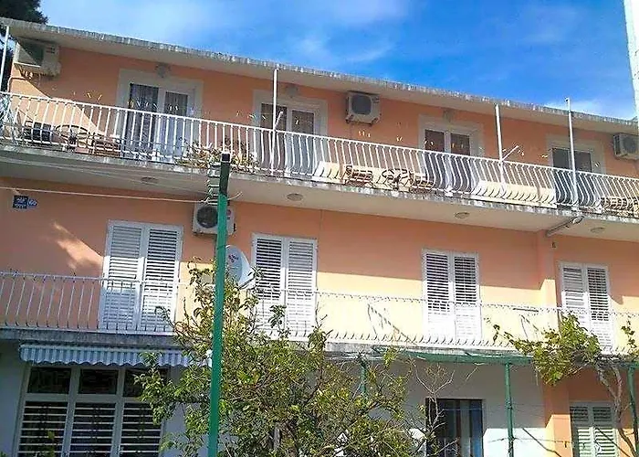 Apartments Jela