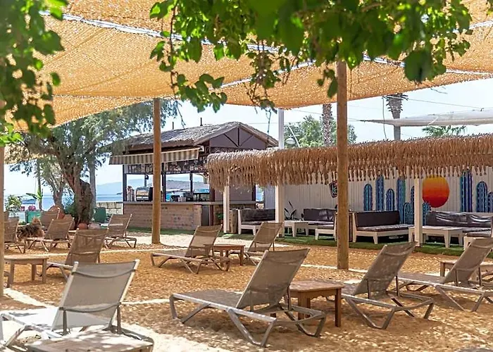 Kefi Beach & Suites