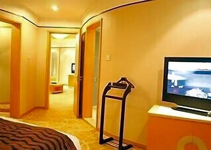 Days Hotel & Suites Jiaozuo