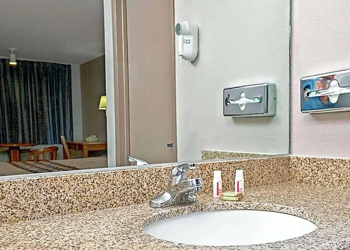 Super 8 By Wyndham Upland Ontario Ca