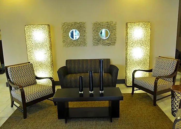 Ramada By Wyndham Southfield