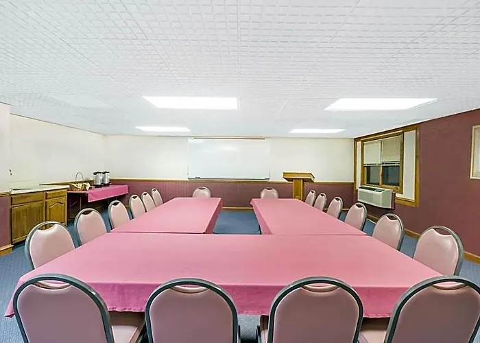 Knights Inn & Suites South Sioux City