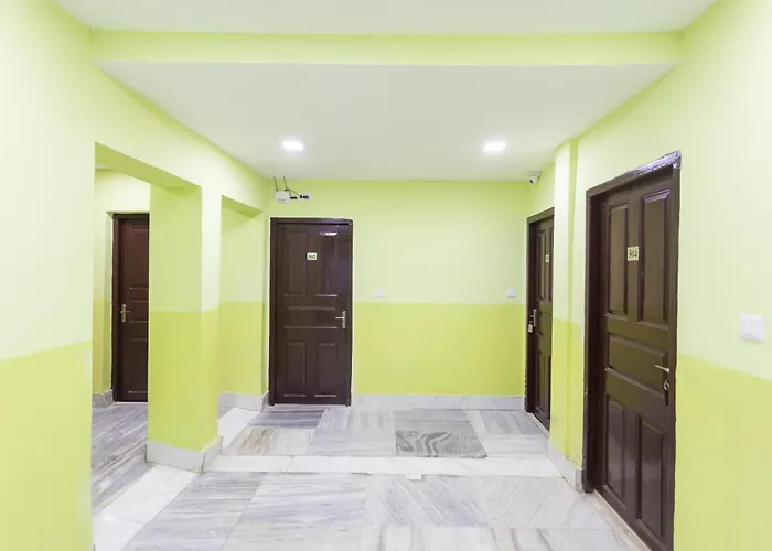 Oyo Maple The Residence