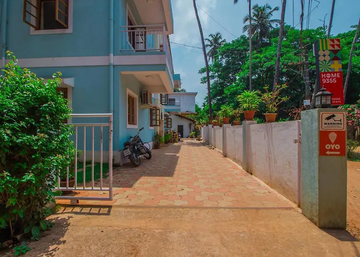 Super Collection O Holy Cross Home Stays