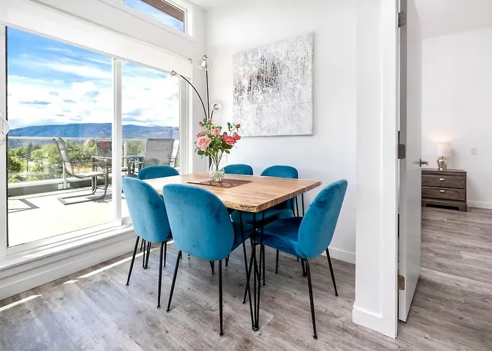 180 Mt View Huge Balcony 2Br 3Beds 2Bath 2Parkings Penthouse