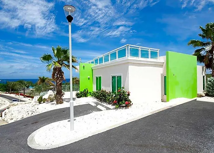 Piscadera Harbour Village