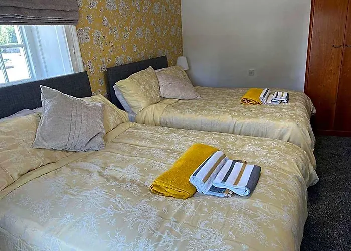 Holland Arms Hotel