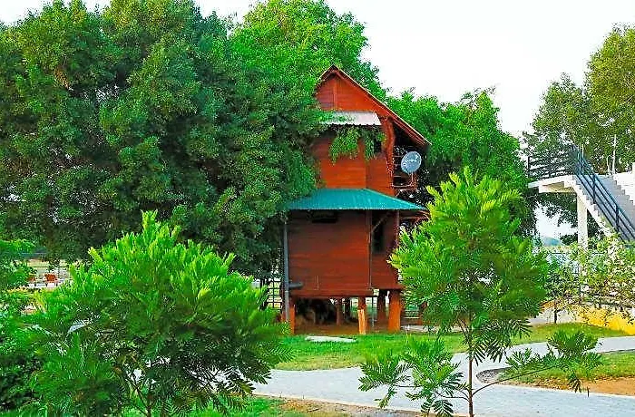 Lake Villa Resort
