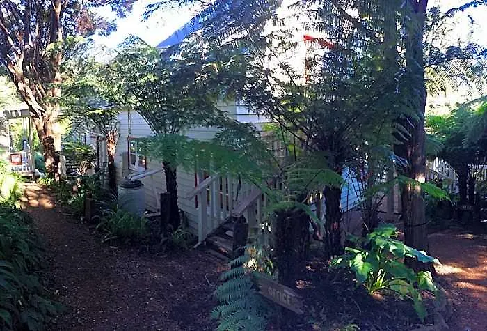 Hekerua Lodge Backpackers
