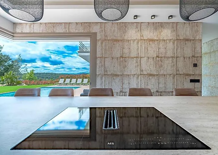 Villa 5 Etoiles - 6 Chambres - Piscine - Calme