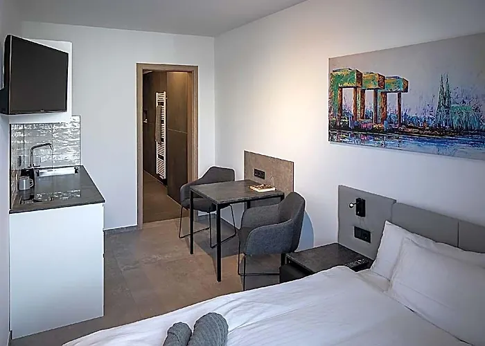 Home & Work Apartments Gmbh & Co. Kg