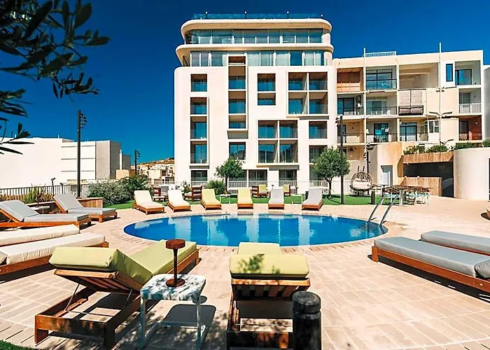 Reef Hotel & Spa
