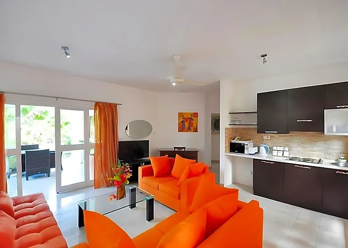 Praslin Paradise