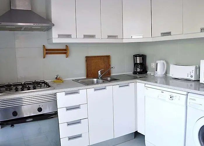 Villa In Vilamoura With Pool Near Golf Courses
