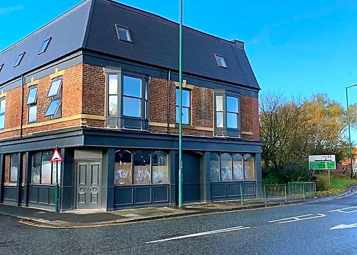Commercial Hotel