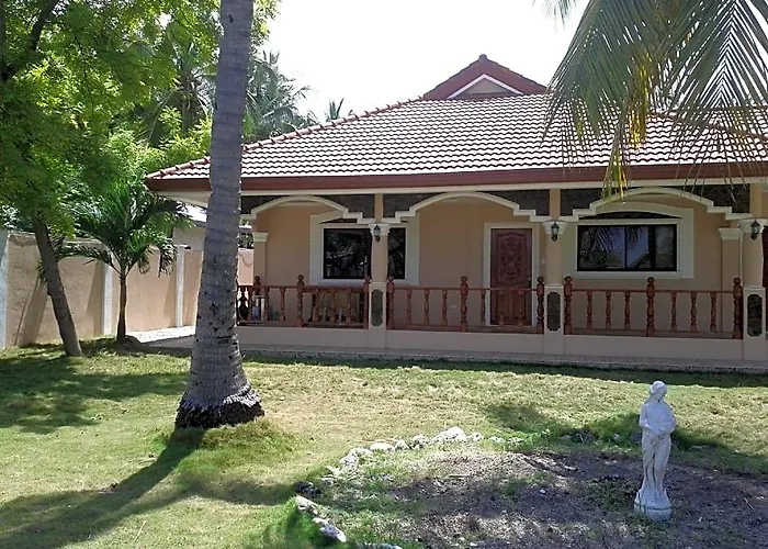 Luzmin Bh - Cottages And Bungalows