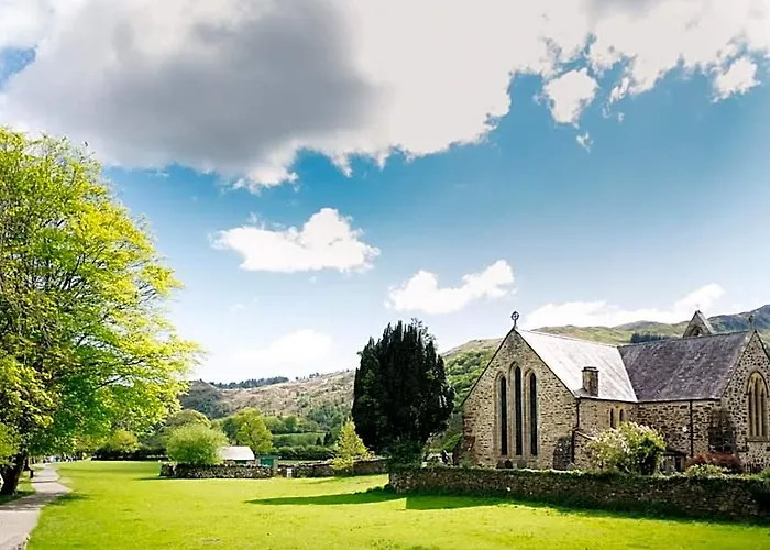 Ty Afon - River House