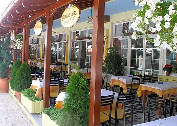 Hotel White Rose Beach