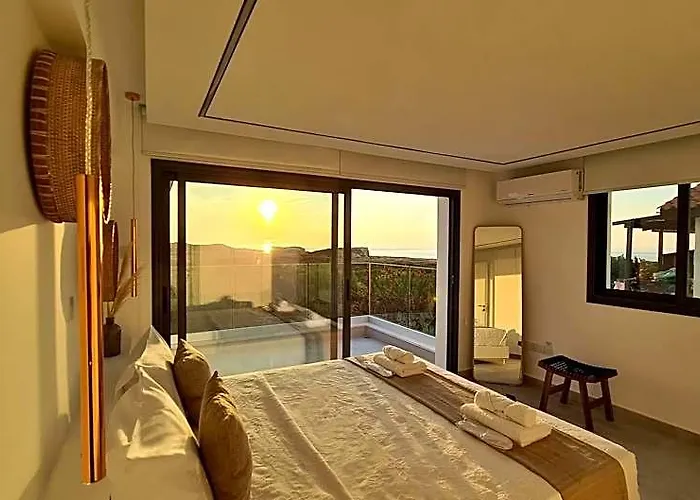 Phaedrus Living Seaview Luxury Villa Venus
