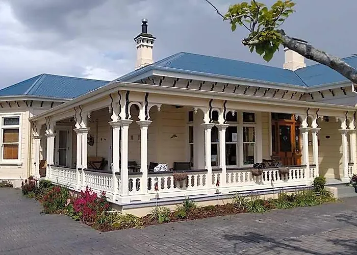Collingwood Manor Bed & Breakfast