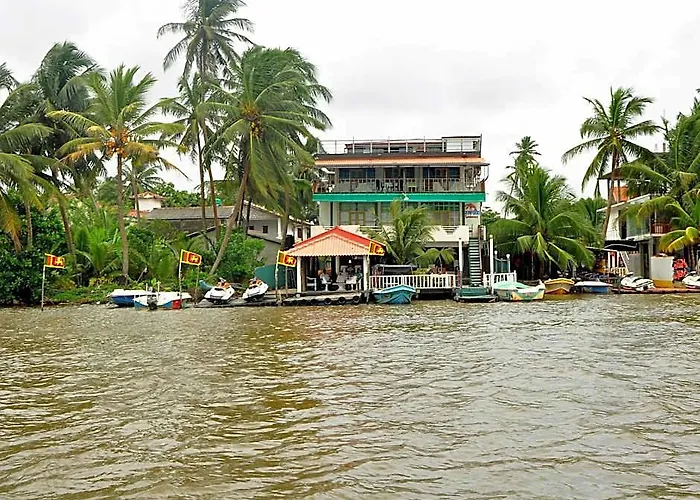 Luthmin River View Hotel