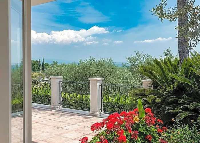Villa Elena Elegante Villa Vista Lago Con Piscina