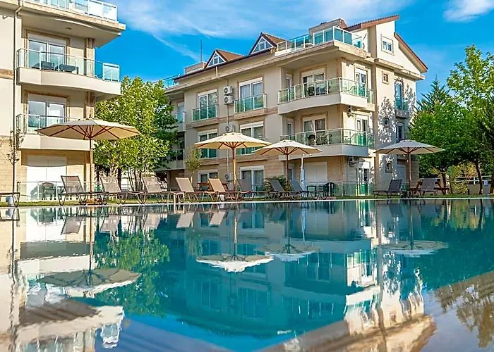 Belek Deluxe Suit