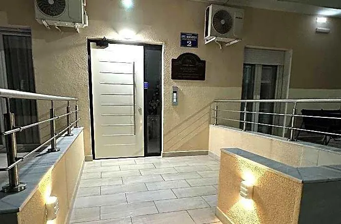 Navarino Luxe Suites With Sea View