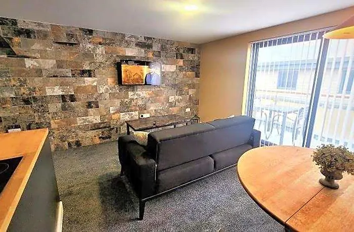 Friary House Serviced Apartments By Roomsbooked - 24Hr Reception