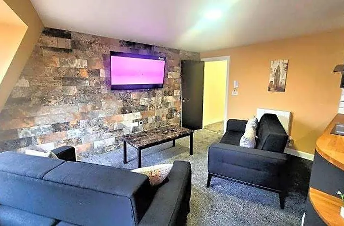 Friary House Serviced Apartments By Roomsbooked - 24Hr Reception