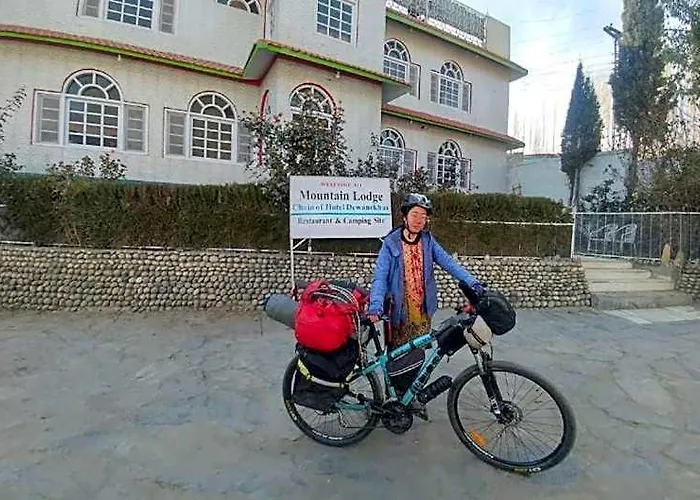 Hotel Deewan-E-Aziz International
