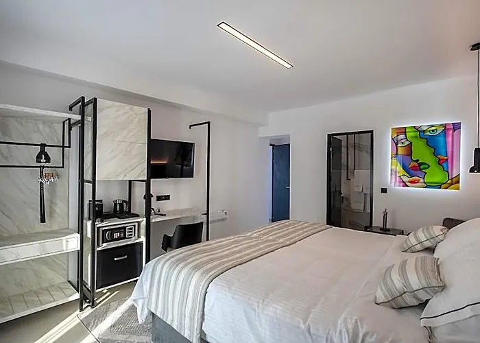 Central Boutique Hotel By Naoussa Hills Adults Only