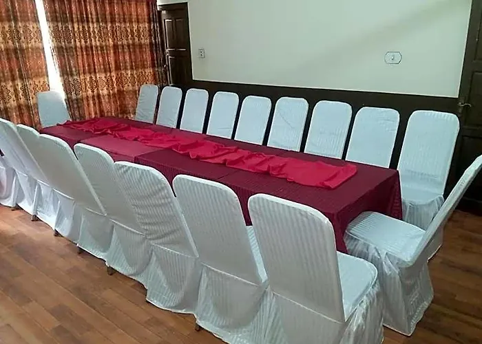 Hotel Deewan-E-Aziz International
