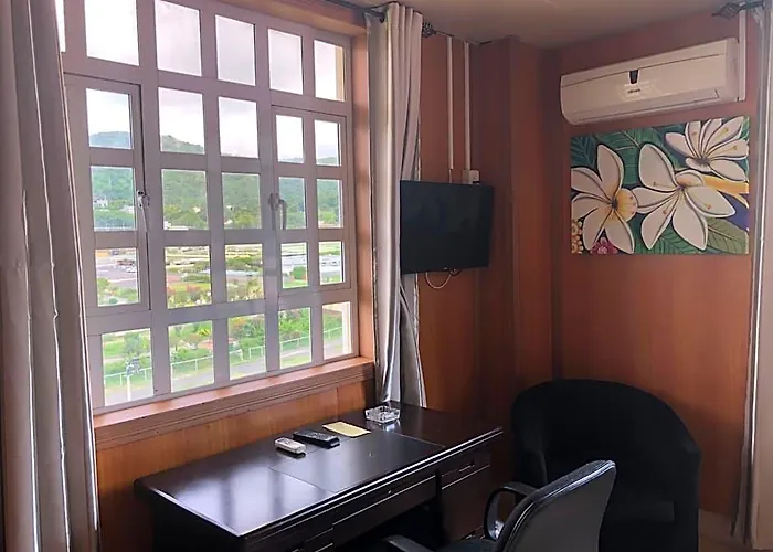 Champ De Mars B&B