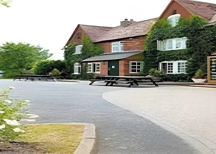 Warwickshire Park Hotel Kenilworth By Belvilla