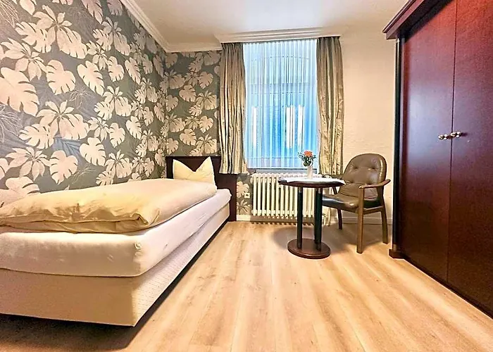 Hotel Deutsches Haus Mit Wlan Und Parkplatz, Hdz Und Kliniken In Der Naehe, Direkt An Der A2 Und A30 Gelegen