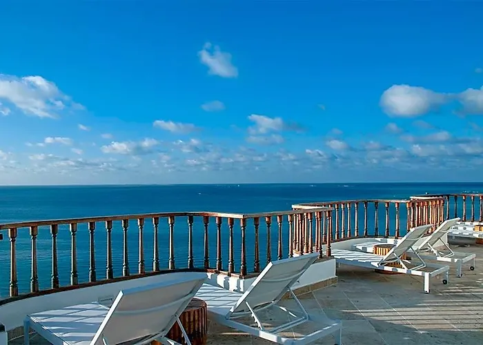 Stone Hotels Dhiffushi