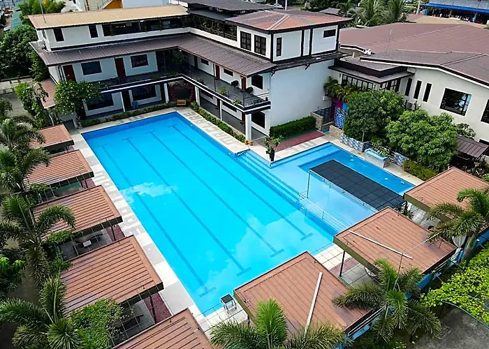 Maclare Resort