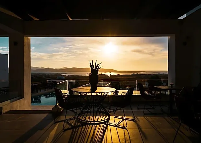 Kouros Blanc Resort & Suites