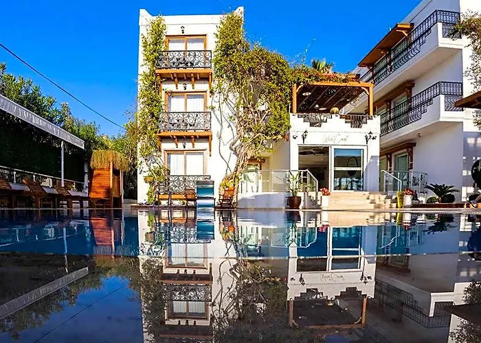 West Coast Boutique Hotel