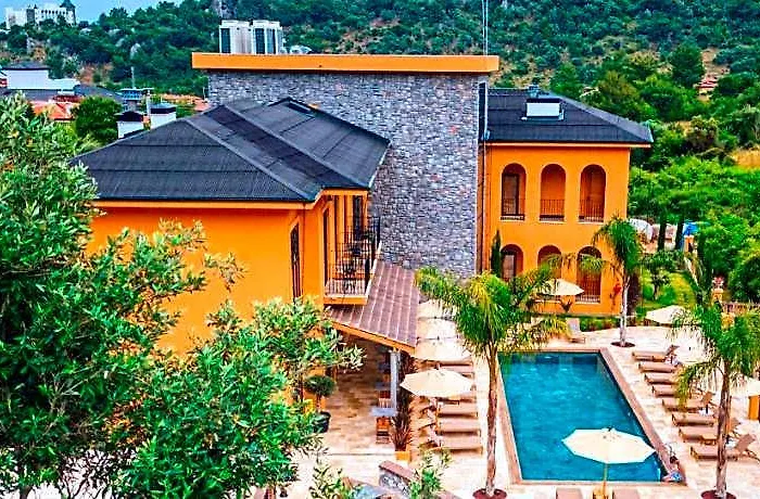 The Remote Hotel
