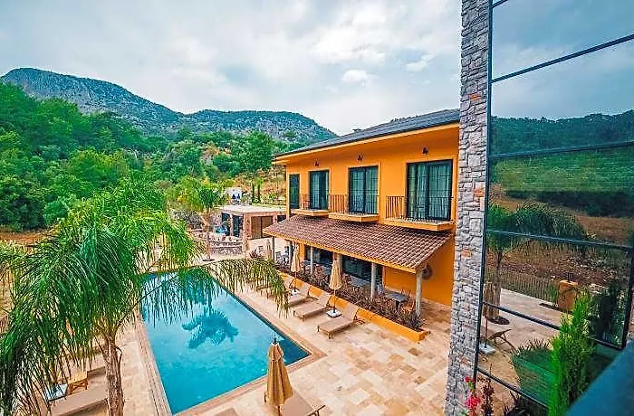 The Remote Hotel
