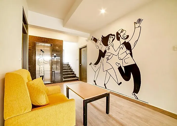 Townhouse Sarvar Hospitality Near Ascendas Park Square Mall